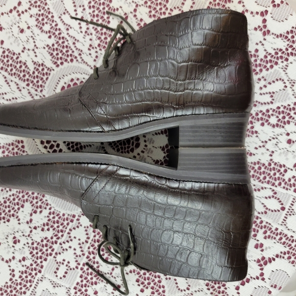 Brown Leather Alligator Booties - Picture 6 of 10